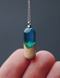 Unique Log Resin Necklace: Handcrafted Creative Time Capsule Pendant for Trendy Style
